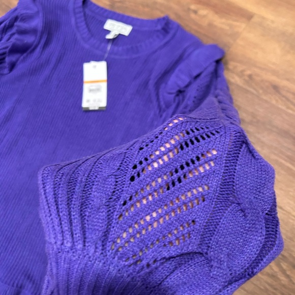 Sophia Vergara Sweater - Picture 4 of 5